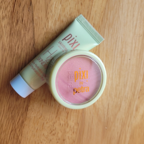 Pixy By Petra Set 2 Pcs/ Fresh Face Blush-Pixi Strintreats H20 Skindrink Gel - Picture 5 of 6